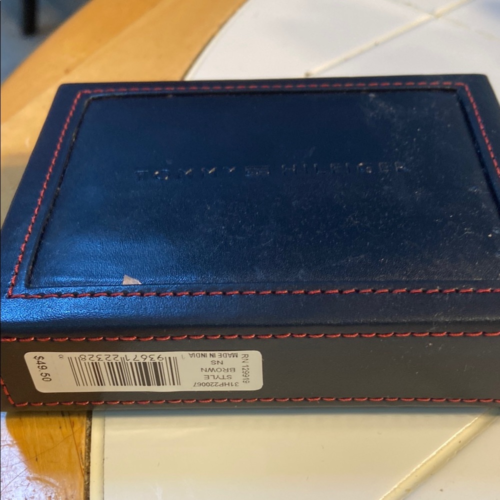 Tommy Hilfiger Men's Black Wallet